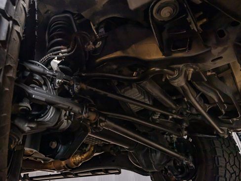 Used 2022 Ford F250 Lariat w/ Black Appearance Package image 13