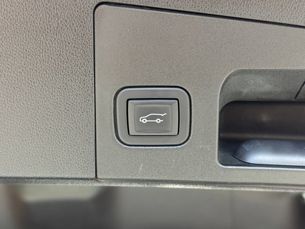 Used 2024 Cadillac XT4 Premium Luxury FWD image 13