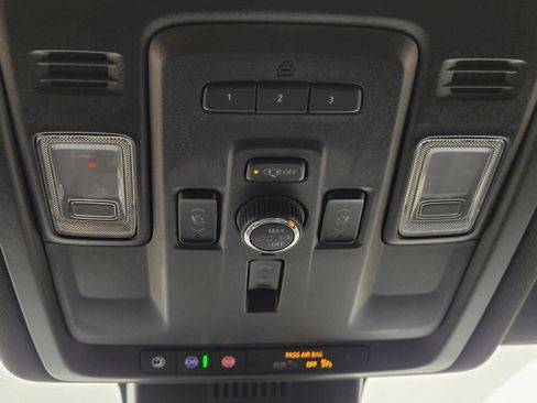 Used 2023 Chevrolet Suburban Premier image 30