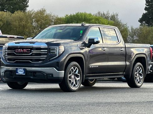 Used 2023 GMC Sierra 1500 SLT w/ X31 Off-Road Package image 8