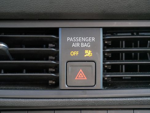 Used 2019 Volkswagen Jetta S image 21