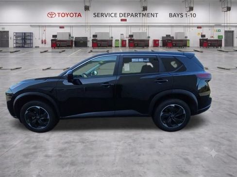 Used 2024 Nissan Rogue SV FWD image 9