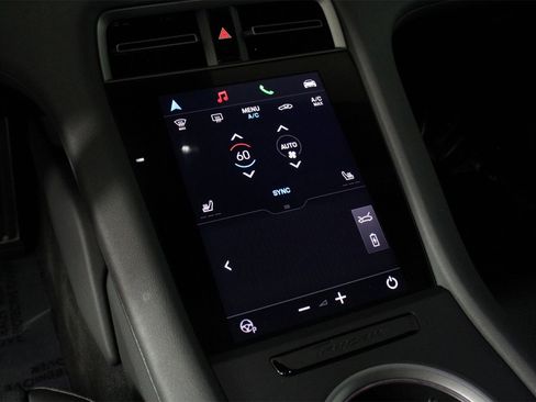 Used 2025 Porsche Taycan image 18