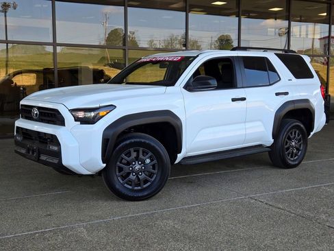 Used 2025 Toyota 4Runner SR5 image 1