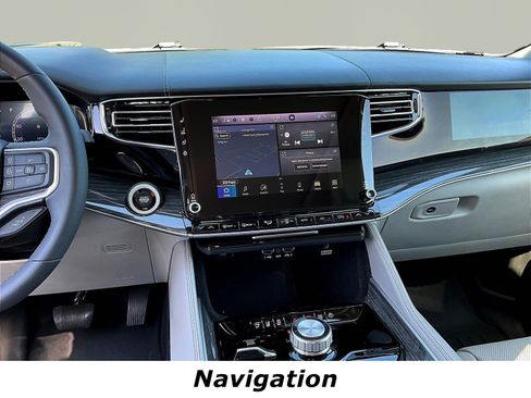 Used 2022 Jeep Wagoneer Series II w/ Premium Group I AWD/4WD image 9