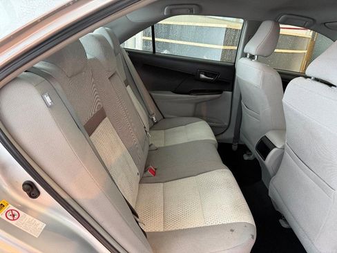 Used 2014 Toyota Camry LE image 10