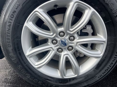 Used 2021 Ford Explorer Base image 9