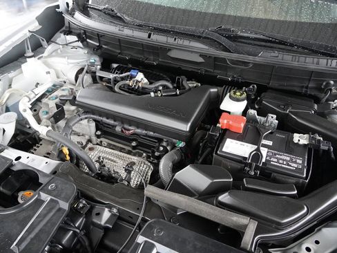 Used 2020 Nissan Rogue SV image 16