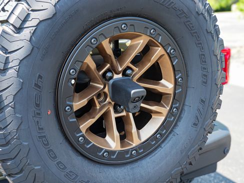Used 2026 Jeep Wrangler Unlimited Rubicon AWD/4WD image 16