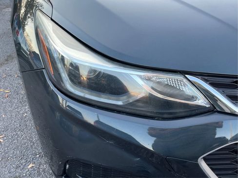 Used 2017 Chevrolet Cruze LT FWD image 9