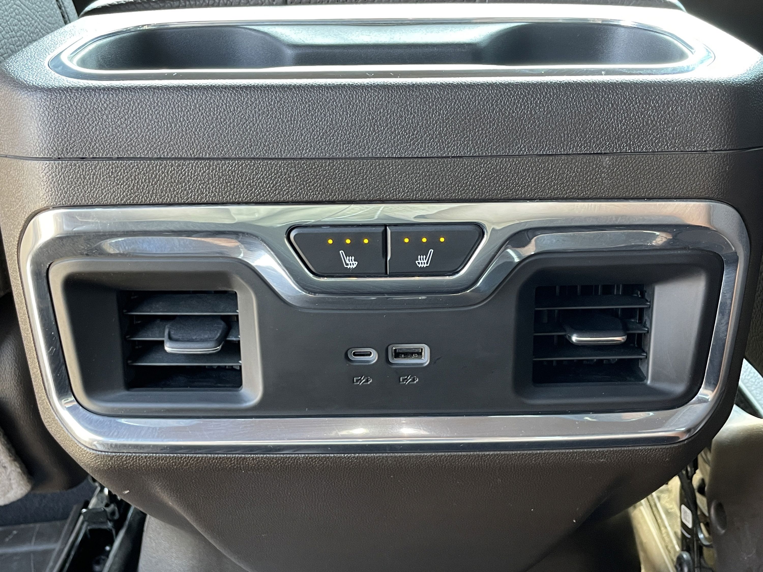 Used 2024 GMC Sierra 3500 Denali w/ Denali Reserve Package AWD/4WD image 30