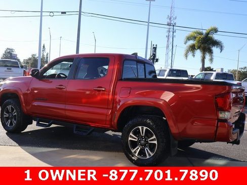 Used 2016 Toyota Tacoma TRD Sport image 5
