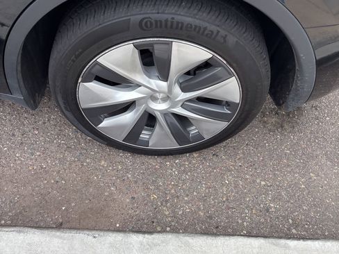 Used 2024 Tesla Model Y Long Range image 9