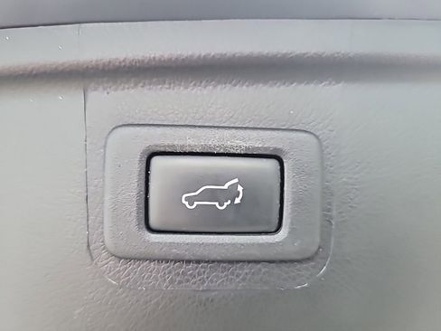 Used 2018 Subaru Outback 2.5i Limited image 12