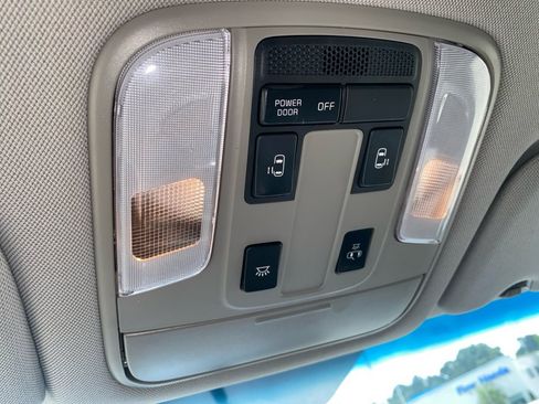 Used 2018 Kia Sedona LX w/ LX Essentials Premium Package FWD image 25
