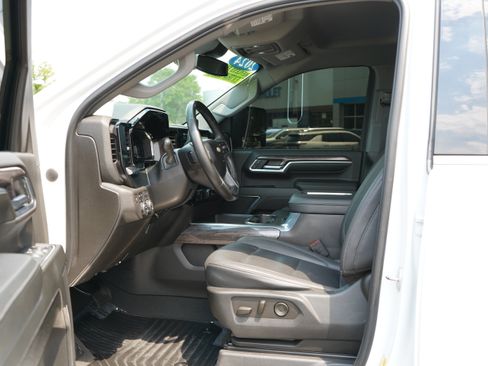 Used 2024 Chevrolet Silverado 2500 LTZ AWD/4WD image 21