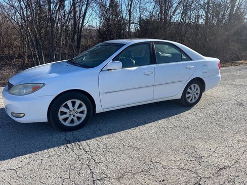 Used 2003 Toyota Camry XLE image 3