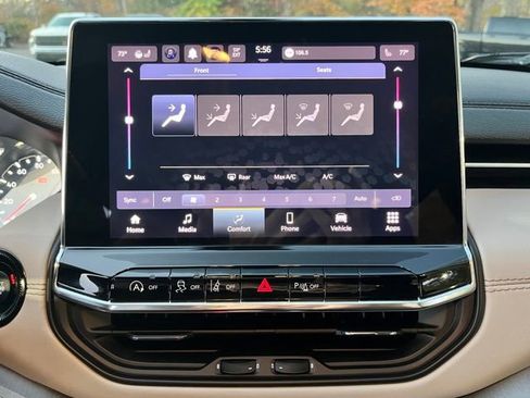 Used 2022 Jeep Compass Limited image 30