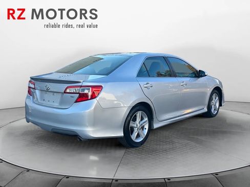 Used 2014 Toyota Camry SE image 5