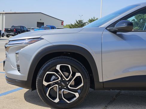 New 2026 Chevrolet Trax RS w/ Sunroof Package FWD image 6
