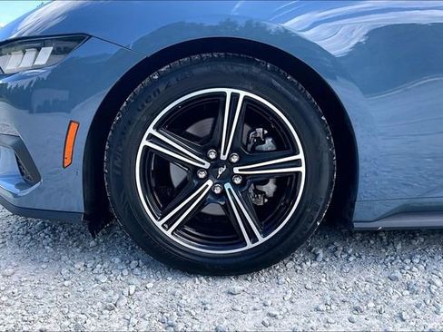 Used 2025 Ford Mustang Premium RWD image 8