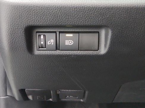 Used 2022 Toyota RAV4 XLE image 25