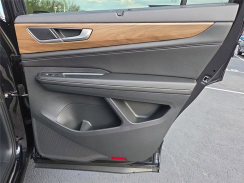 New 2026 Volkswagen Atlas SE image 28