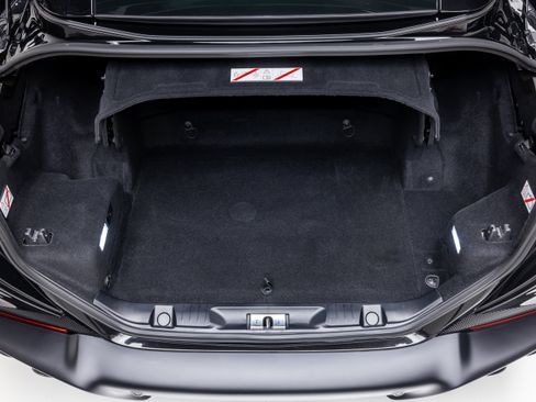 Certified 2023 Ferrari Portofino M RWD image 21