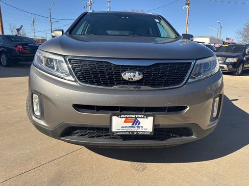 Used 2014 Kia Sorento LX image 2