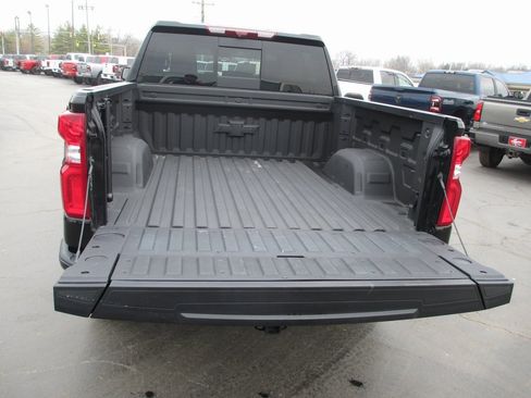 Used 2025 Chevrolet Silverado 1500 ZR2 w/ Technology Package image 7