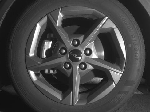 Used 2025 Kia K4 LXS image 12