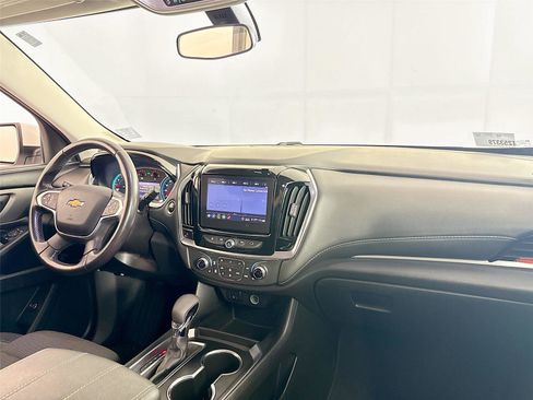 Used 2021 Chevrolet Traverse LT FWD image 21