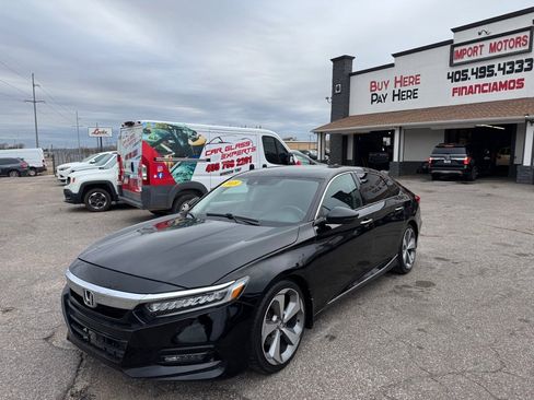 Used 2018 Honda Accord Touring image 1