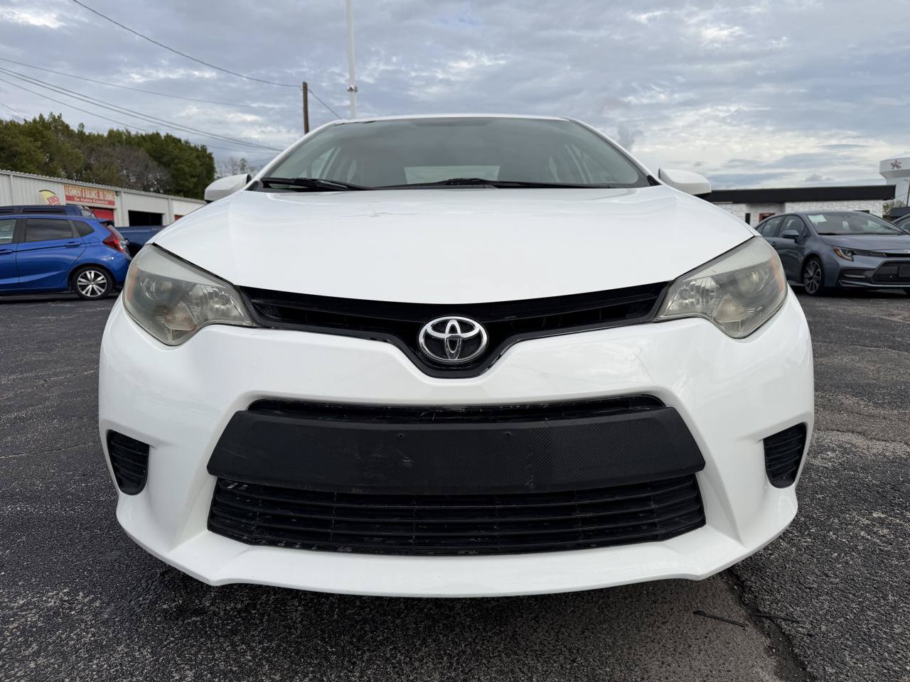 Used 2014 Toyota Corolla LE FWD image 2