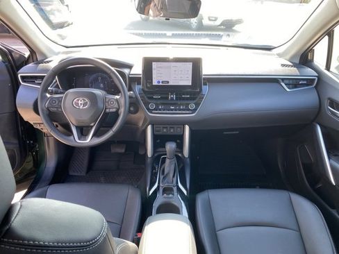 Used 2024 Toyota Corolla Cross XLE image 14