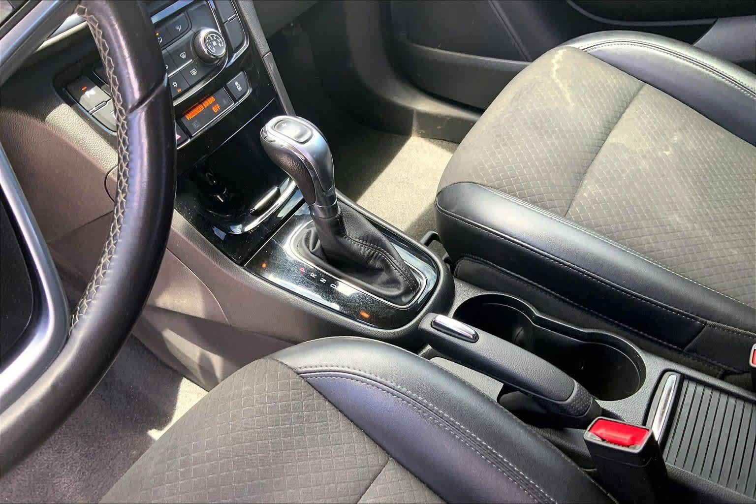 Used 2021 Buick Encore Preferred w/ Safety Package II FWD image 16
