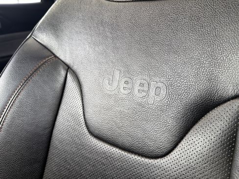 Used 2022 Jeep Compass Latitude w/ Sun and Sound Group AWD/4WD image 32