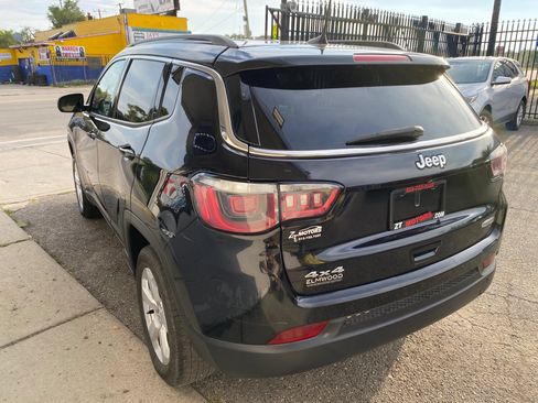 Used 2019 Jeep Compass Latitude w/ Cold Weather Group AWD/4WD image 2