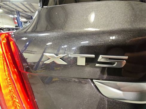 Used 2019 Cadillac XT5 Luxury image 31