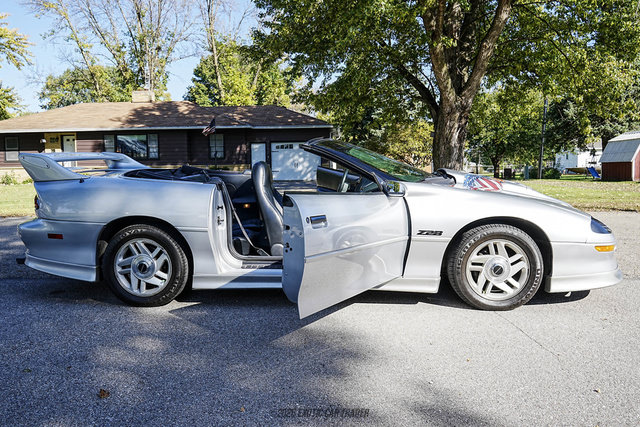 Used 1995 Chevrolet Camaro Z28 RWD image 22