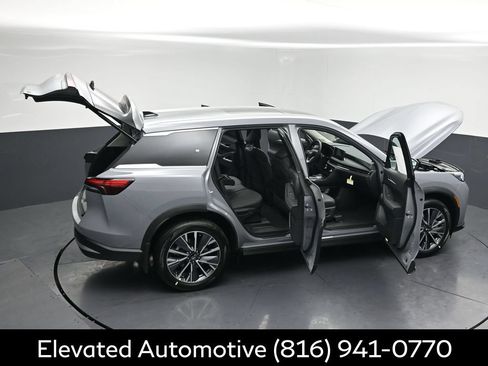 Certified 2026 INFINITI QX60 Luxe w/ Cargo Package AWD/4WD image 35