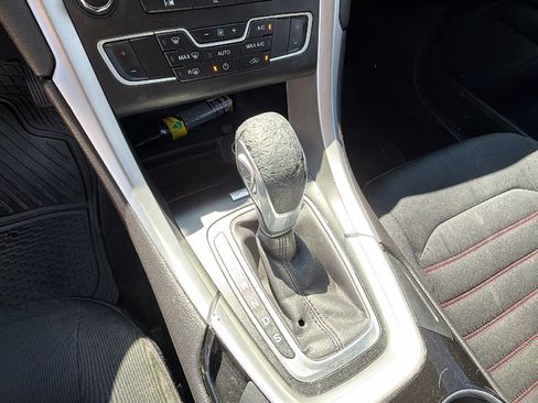 Used 2016 Ford Fusion SE image 30