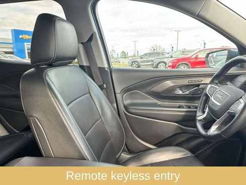 Used 2024 GMC Terrain SLT image 14