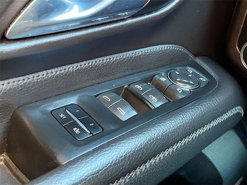 Used 2021 GMC Yukon XL Denali w/ Denali Ultimate Package image 18