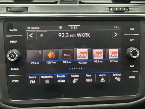 Used 2022 Volkswagen Tiguan SEL R-Line image 14