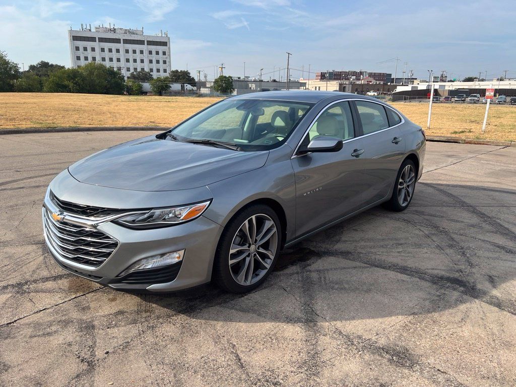 Used 2024 Chevrolet Malibu LT FWD image 1