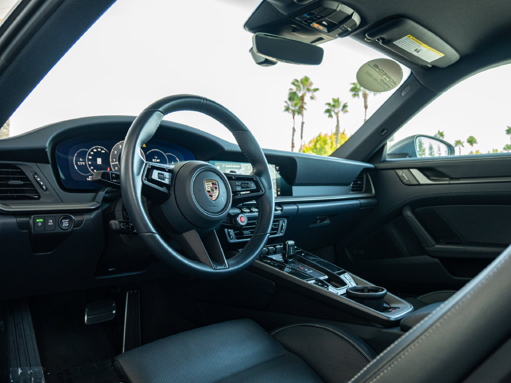 Certified 2025 Porsche 911 Carrera RWD image 4
