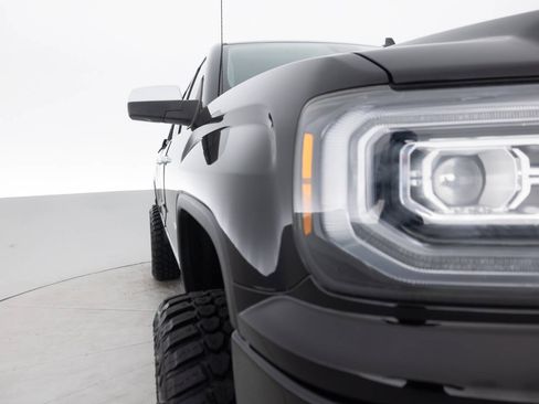 Used 2017 GMC Sierra 1500 Denali w/ Denali Ultimate Package AWD/4WD image 11