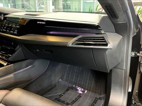 Used 2022 Audi RS e-tron GT image 18