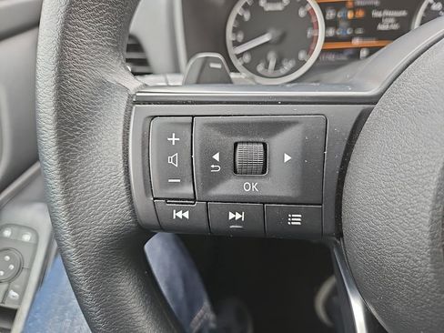 Used 2024 Nissan Rogue SV image 18